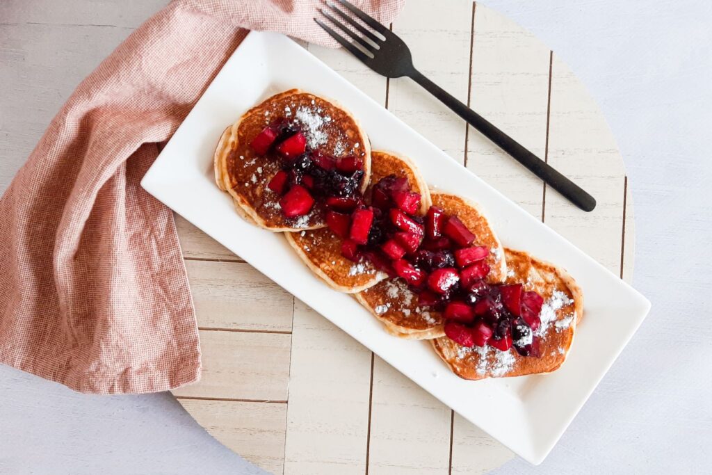 Kwarkpannenkoekjes met fruitcompote
