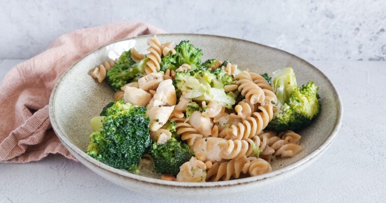 Pasta met kip in kruidenroomkaas