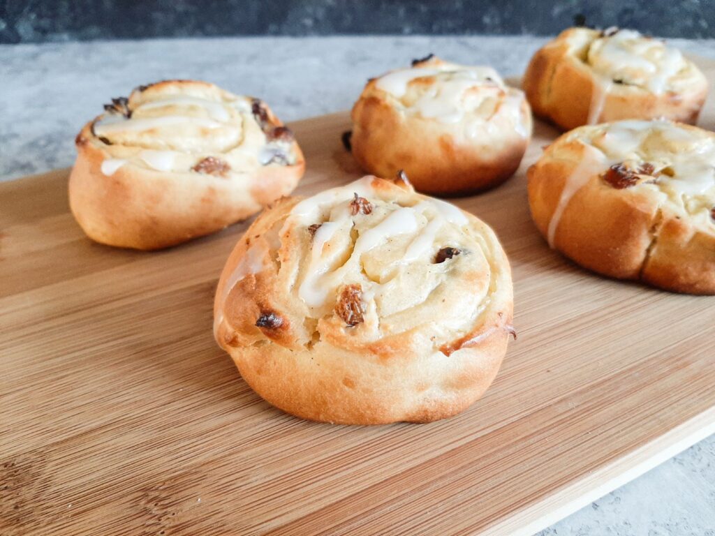 Koffiebroodjes met rozijnen
