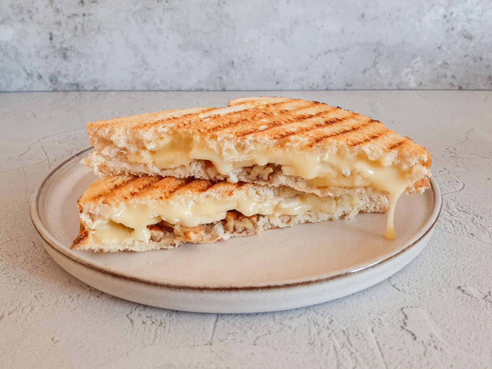 Tosti met brie en appel
