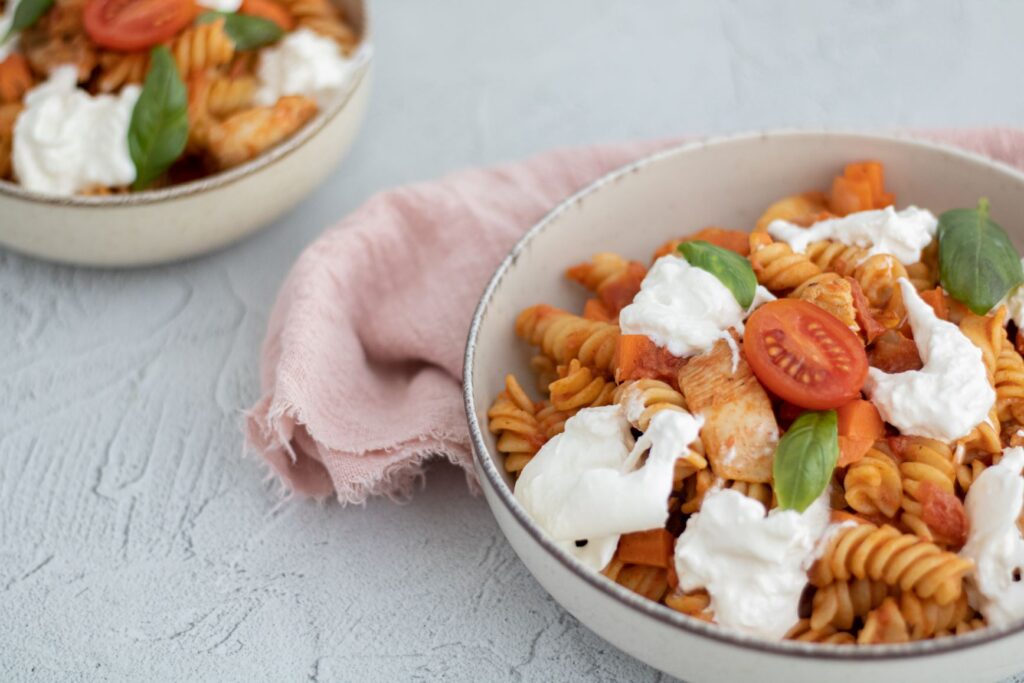Pasta met kip en burrata